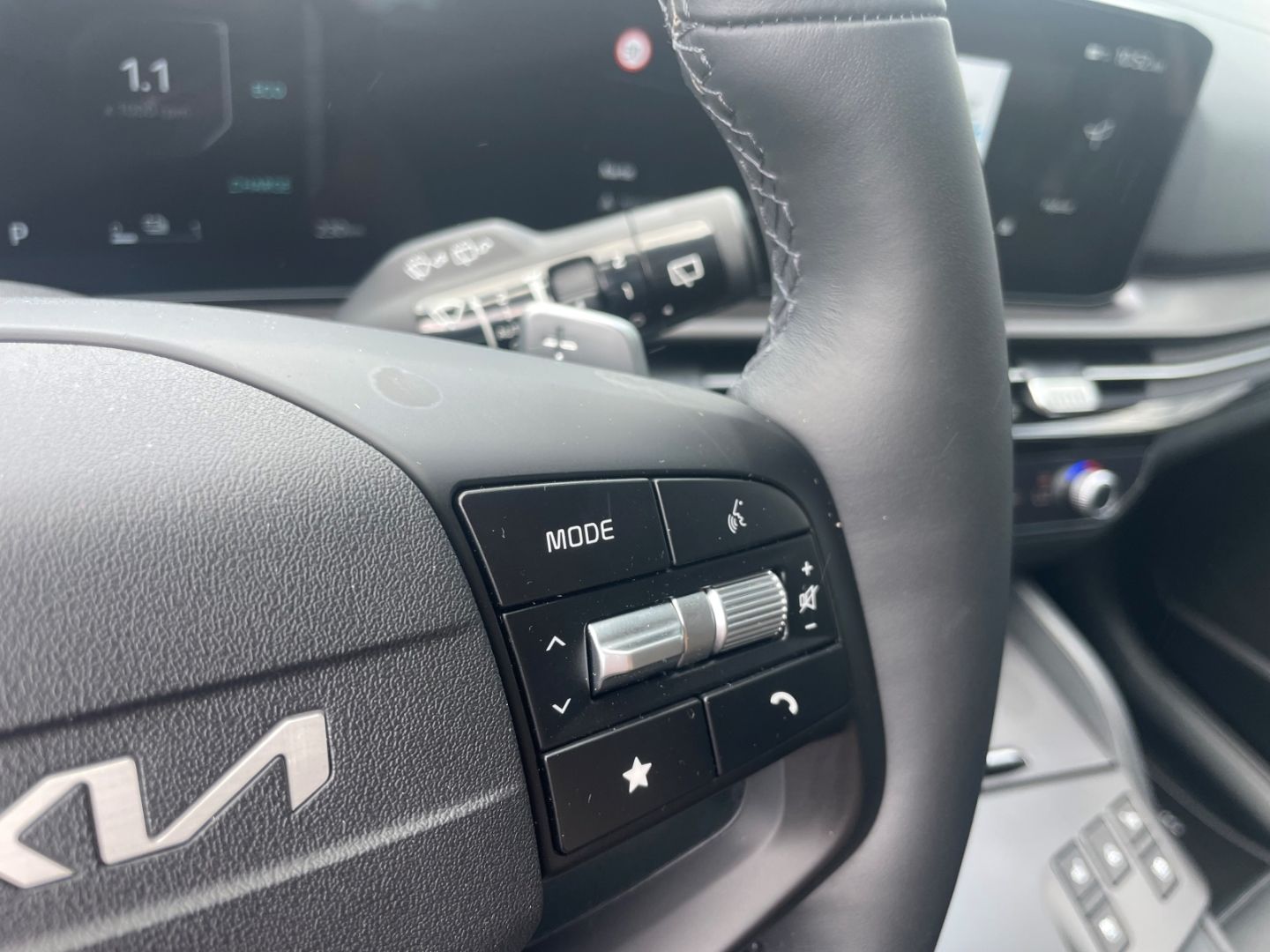 Fahrzeugabbildung Kia Sportage Spirit Hybrid HeadUpDisplay Sitzbelüftu