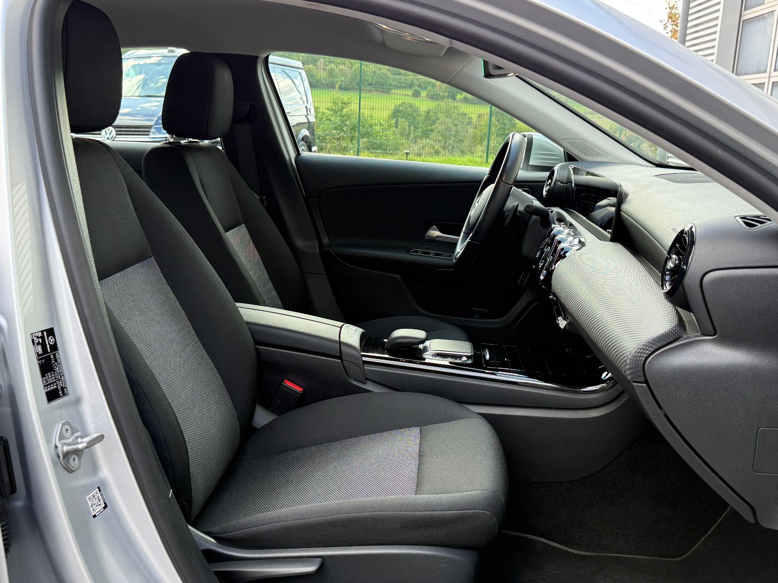 Fahrzeugabbildung Mercedes-Benz A 180 d Lim. Sedan Aut DAB GRA Navi Kamera SHZ