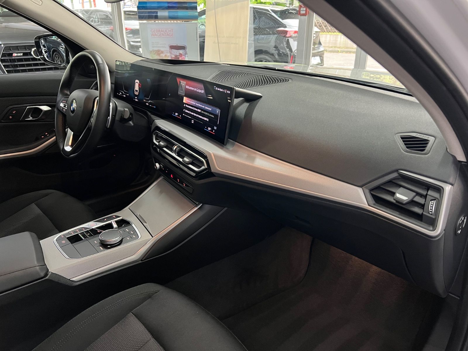 BMW 318d Touring HuD+DA+ACC+Panorama+Park+HaKa foto 20
