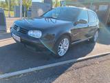 Volkswagen Golf 4 1.6 1997 - Volkswagen Golf aus 1997 mit Benzin-Antrieb: Kombi
