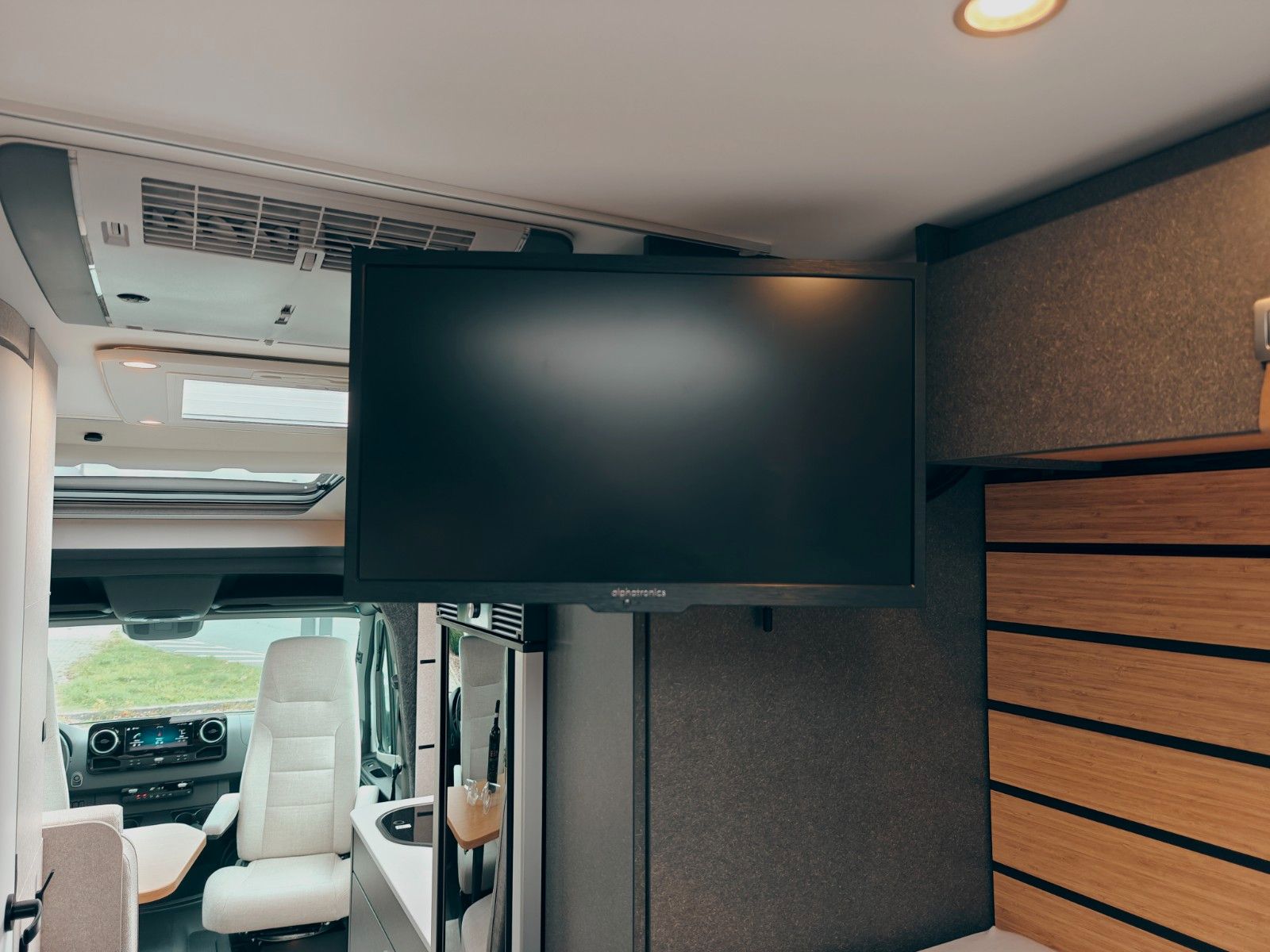 Fahrzeugabbildung HYMER / ERIBA / HYMERCAR ML - T 580 4x4² STORMTROOPER