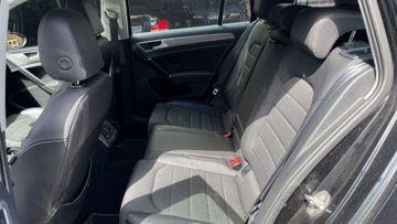 Volkswagen Golf - 11