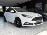 Ford Focus Lim. ST 1.Hand Automatik Recaro Voll Top!! - Ford Focus mit Diesel-Antrieb: Limousine, Automatik