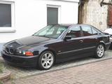 BMW E39 520i 2.0 Rostfrei Neuwertig Schalter Schwarz - BMW 520 aus 1999: 520i