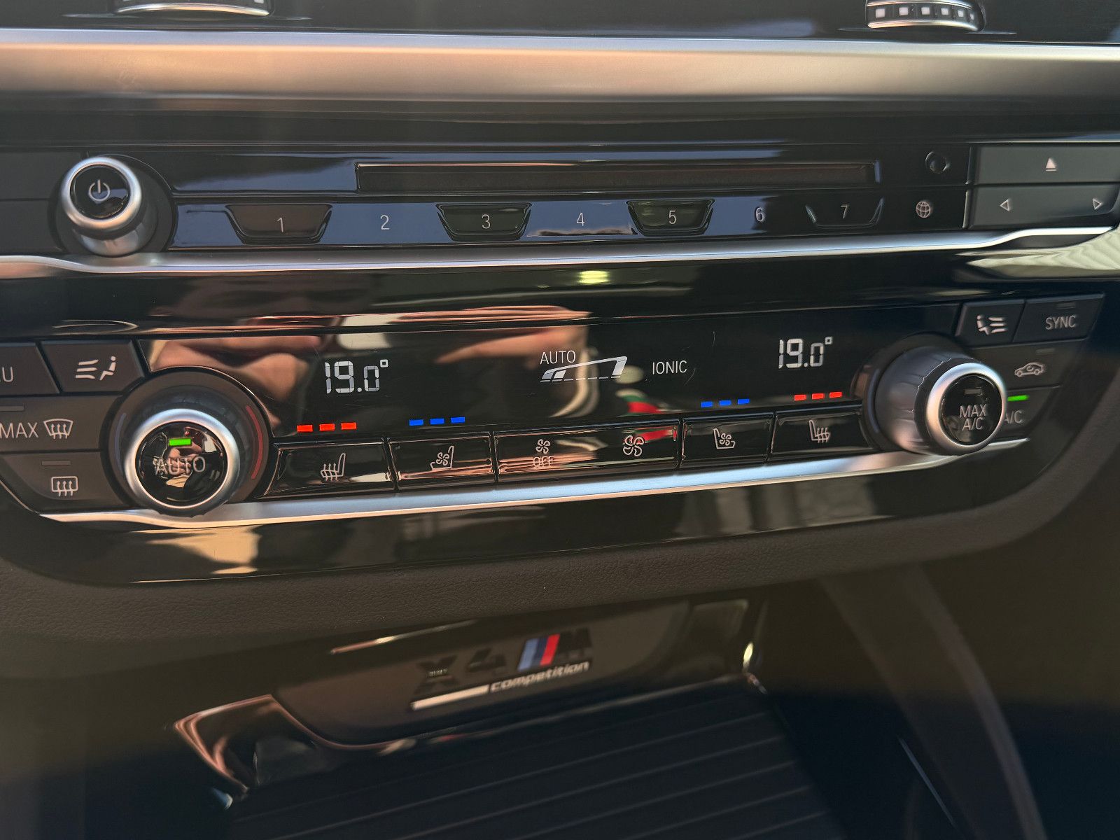 Fahrzeugabbildung BMW X4 M Competition/HUD/HARMAN-KARDON/S-DACH/AMBIEN