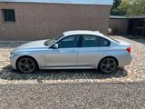 BMW F30 320i SPORT - BMW 320: F30