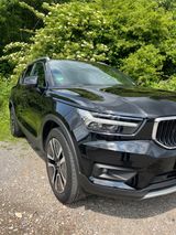 Volvo XC40 T4 Momentum Pro Geartronic Momentum Pro - Volvo in Düsseldorf
