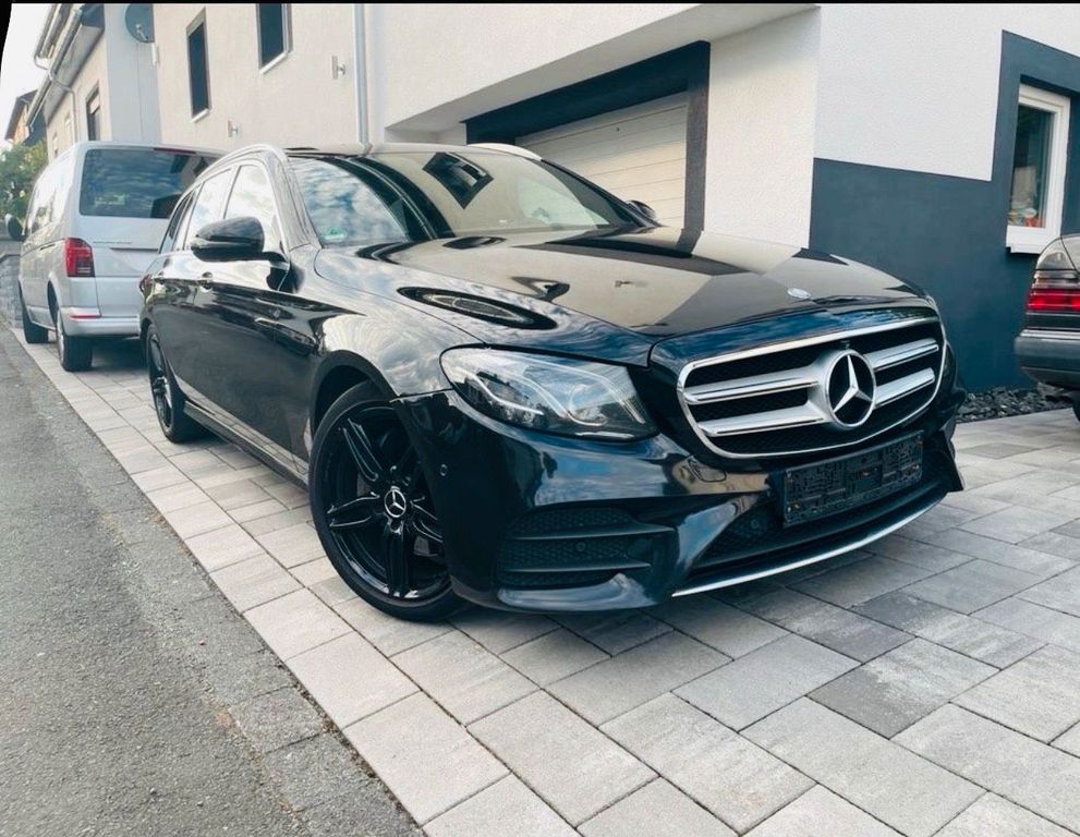 Image of Mercedes-Benz E 220