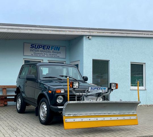 Lada Niva 4X4 WINTERDIENST BOSS STREUER SNEEPFLUG