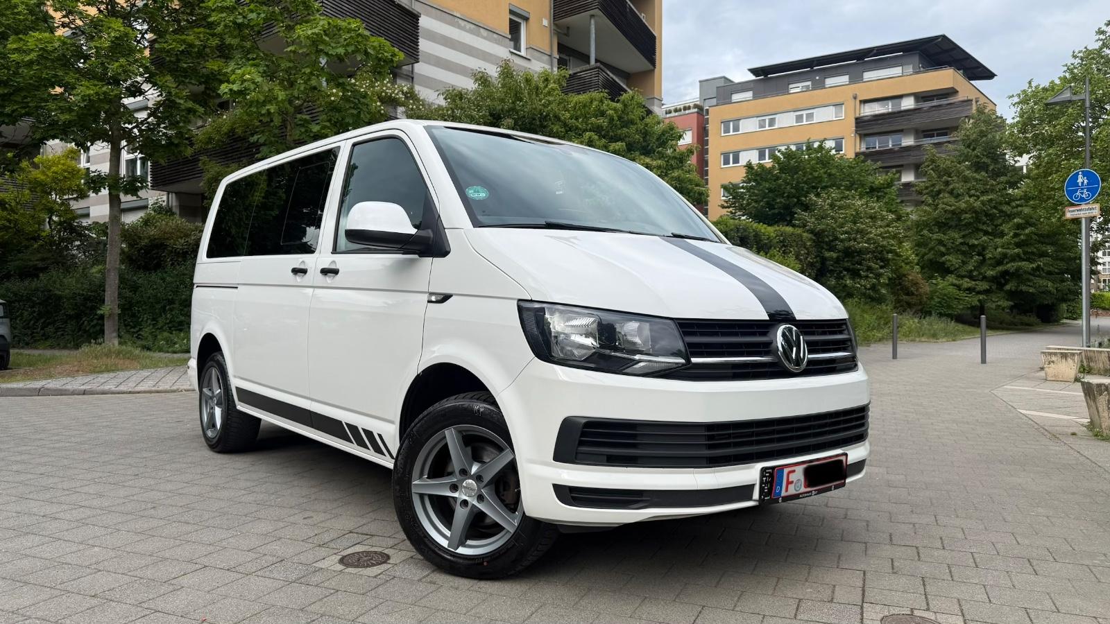 Volkswagen T6 Multivan 2.0 TDI DSG / Sport / Alcantara