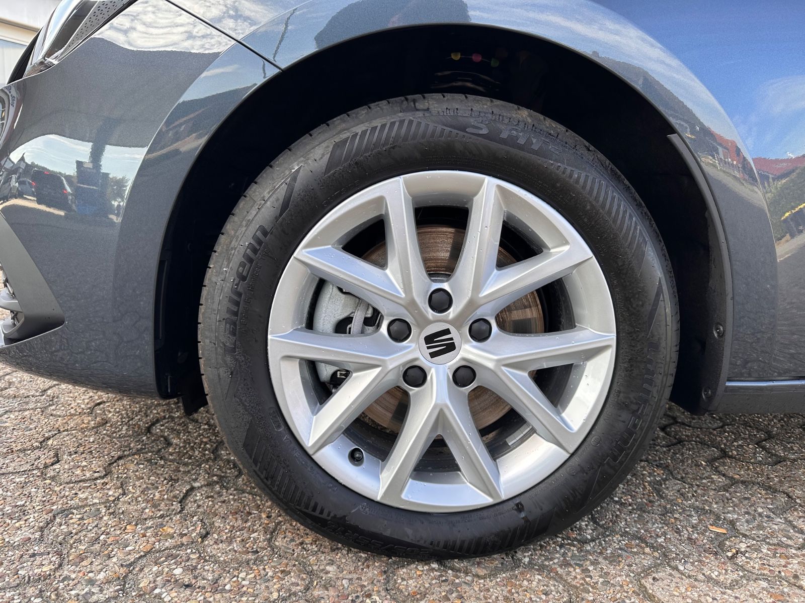 Fahrzeugabbildung SEAT Leon ST 2.0 TDI Style DSG AHK/ACC/APP/SHZ/RFK