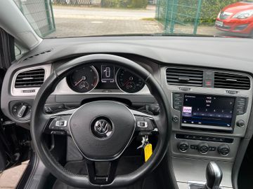 Fahrzeugabbildung Volkswagen Golf VII Variant Comfortline 2.0 BMT DSG Euro6