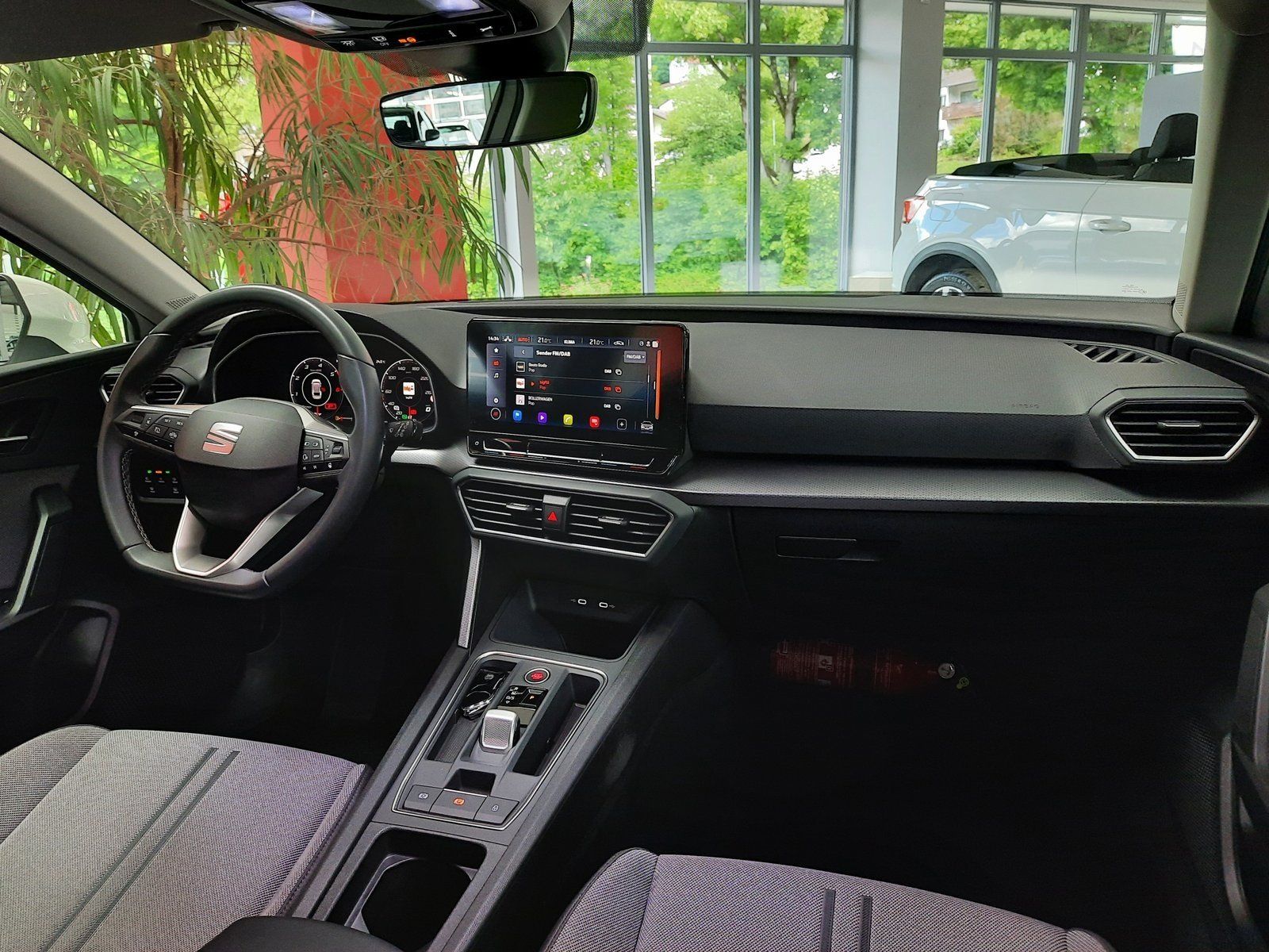Fahrzeugabbildung SEAT Leon ST Style TDI DSG *Navi*Cam*App*ACC*LED*