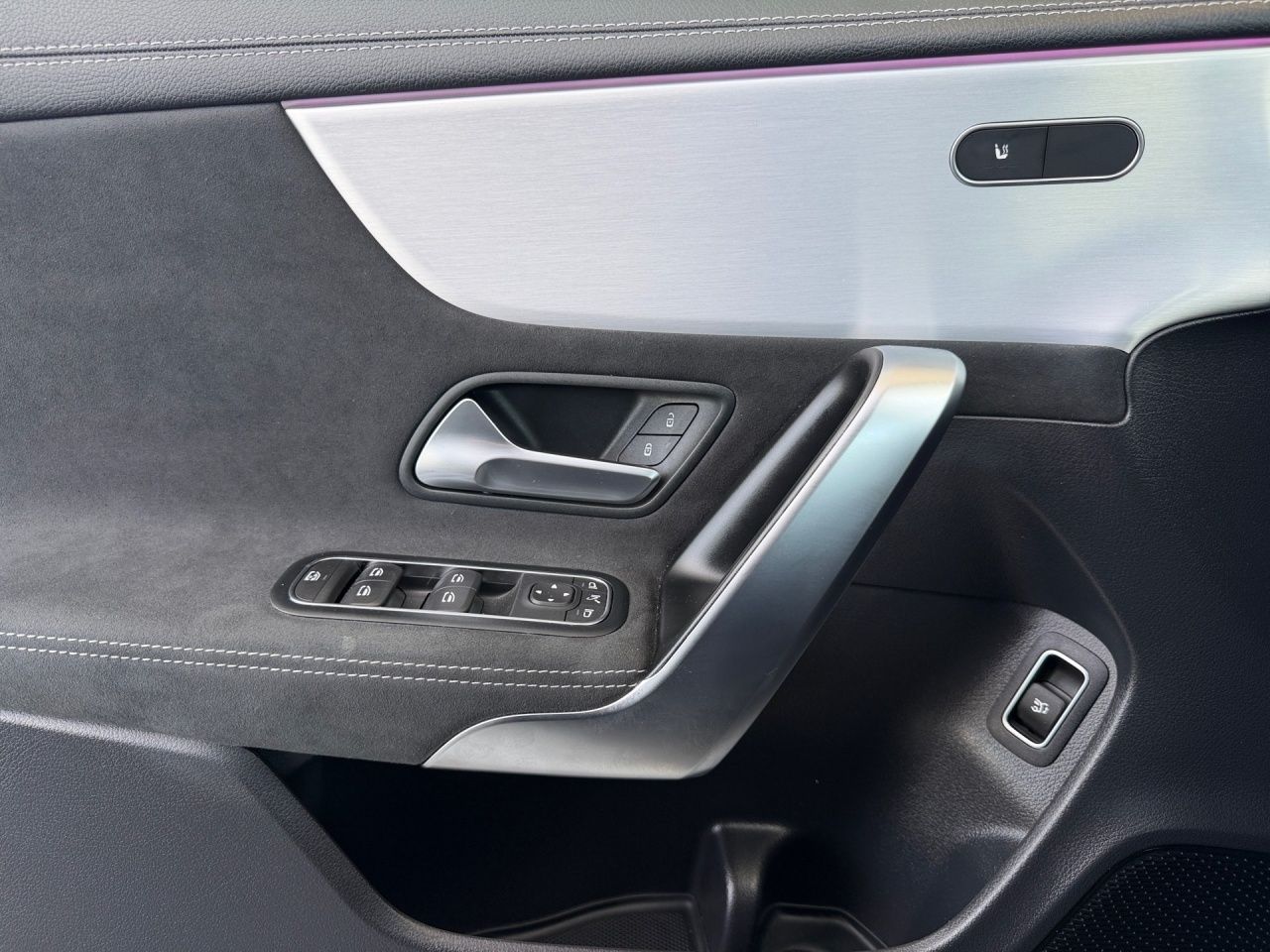 Fahrzeugabbildung Mercedes-Benz CLA 200 SB AMG+AHK+NIGH+MULTIB+360+DIST+KEYL+LHZ