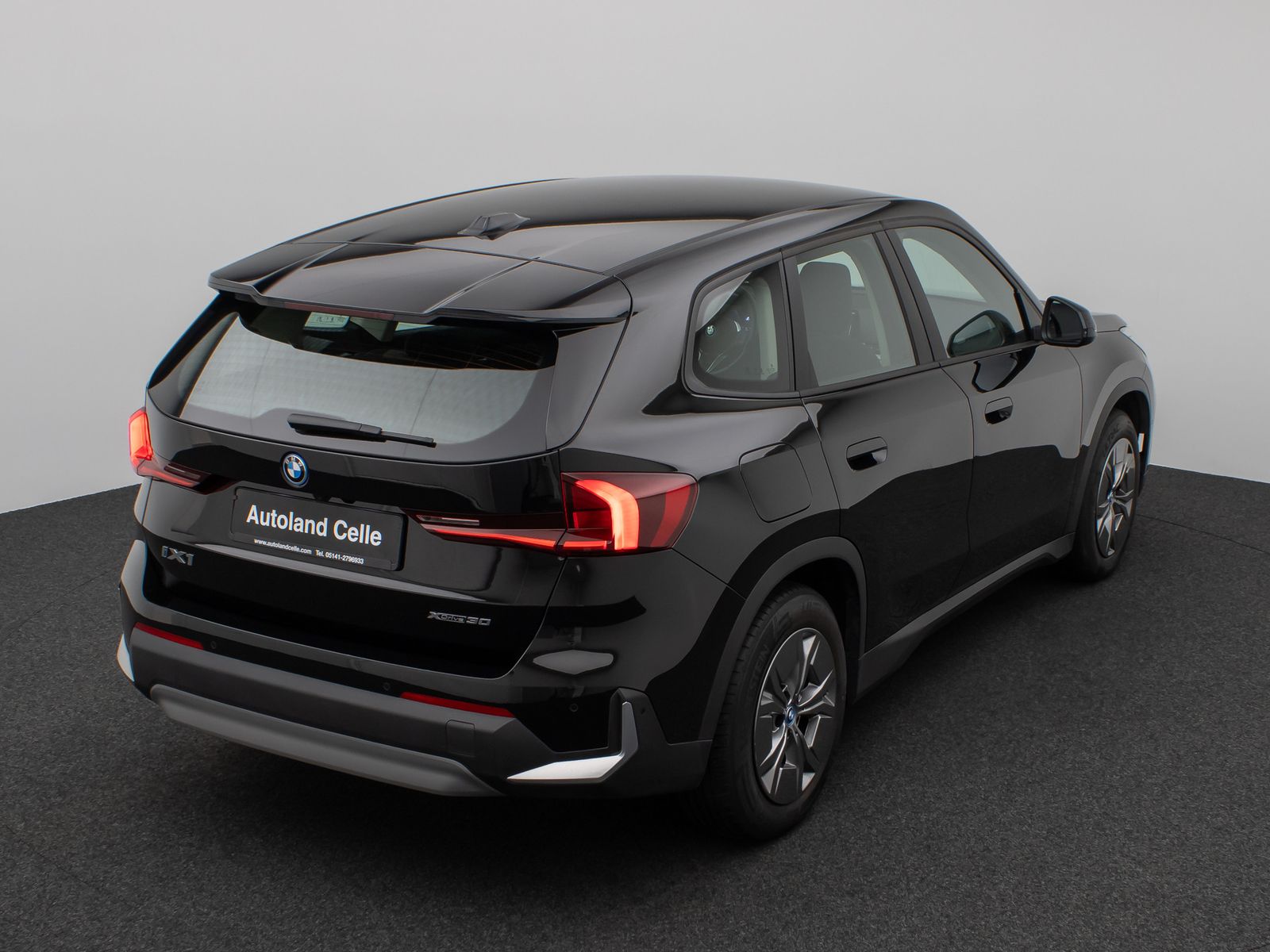 Fahrzeugabbildung BMW iX1 xDrive30 Kamera DAB Sitzhzg LED M Fahrwerk