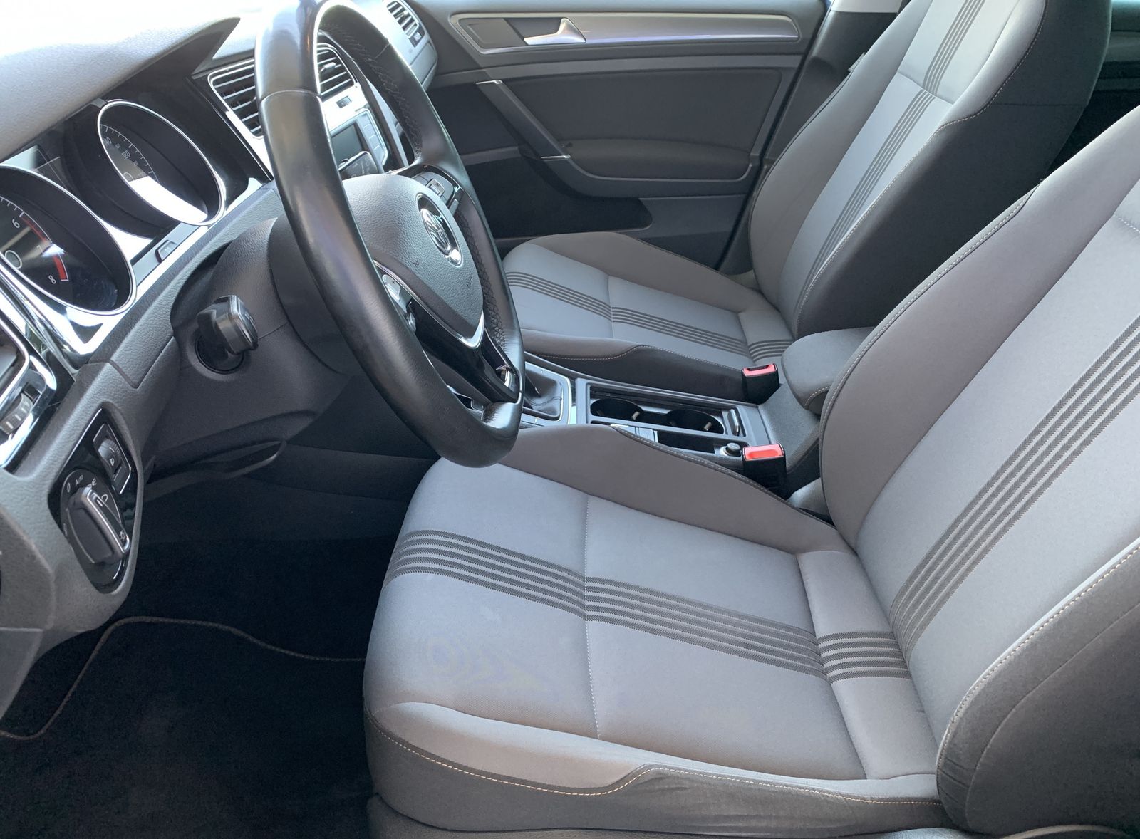 Fahrzeugabbildung Volkswagen Golf 1.2 TSI*Allstar*AHK*Tempomat*Navi*SHZ*PDC*