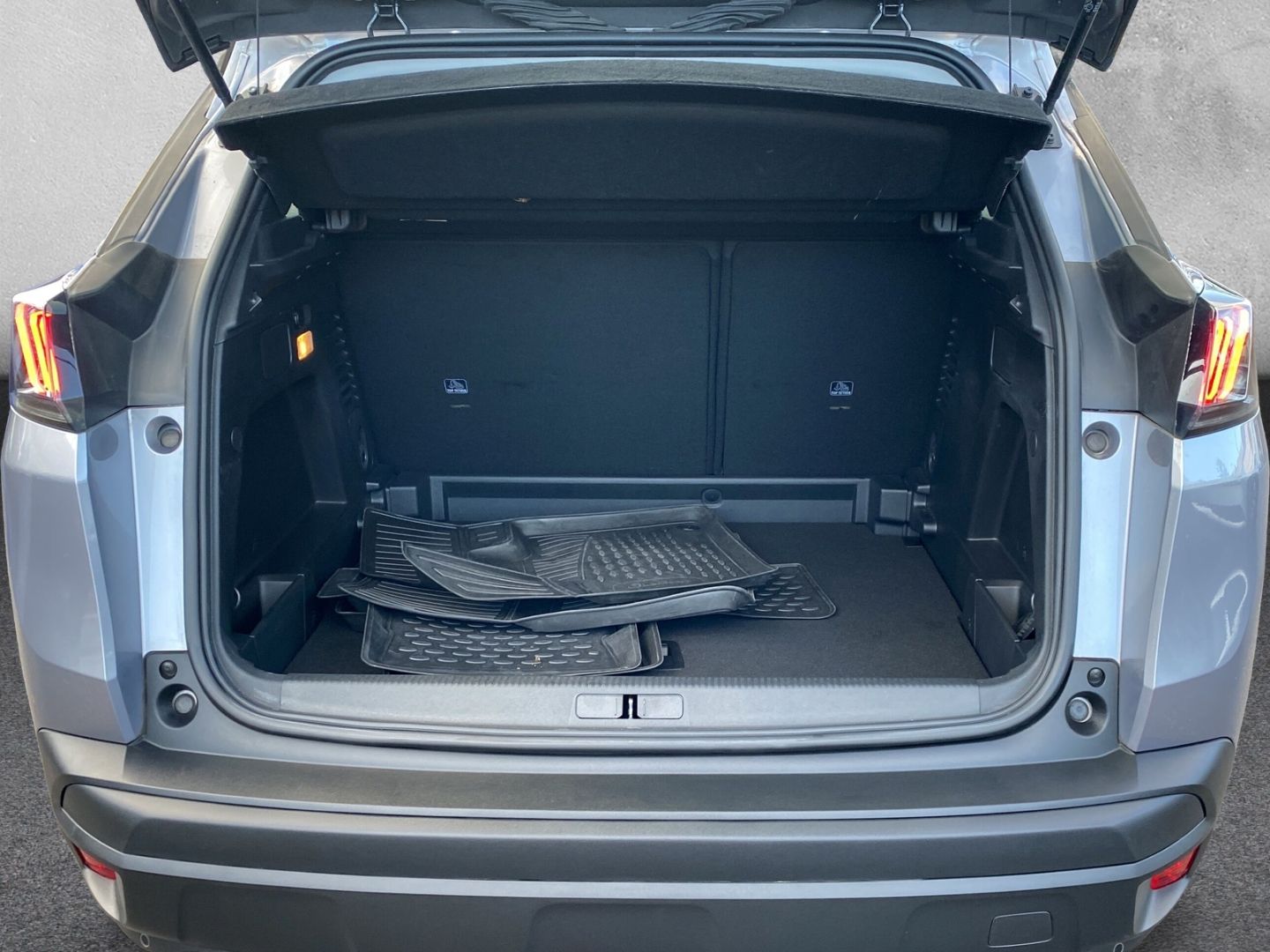 Fahrzeugabbildung Peugeot 3008 Active Pack 1.2 PureTech 130  EAT8 EU6d dig