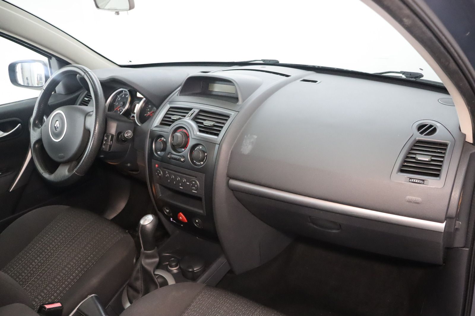 Fahrzeugabbildung Renault Megane 1.6 16V Dynamique HU/AU 09.27