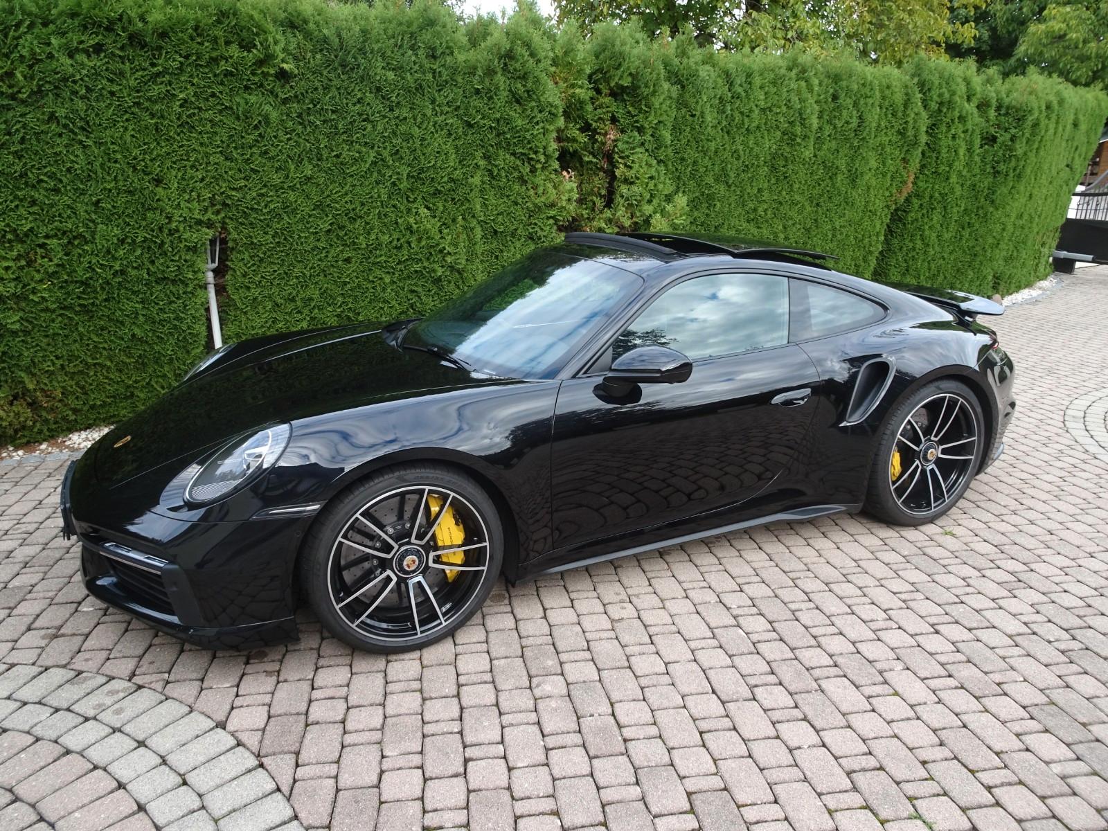 Porsche 992 Turbo S Coupe 1. Hand-original 27.000 km !