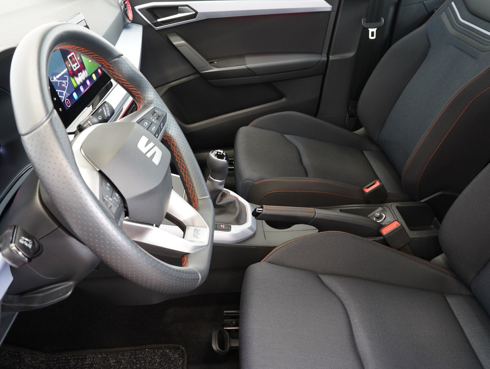 Fahrzeugabbildung SEAT Arona 1.0 TSI FR PRO/PDC/LED/NAVI