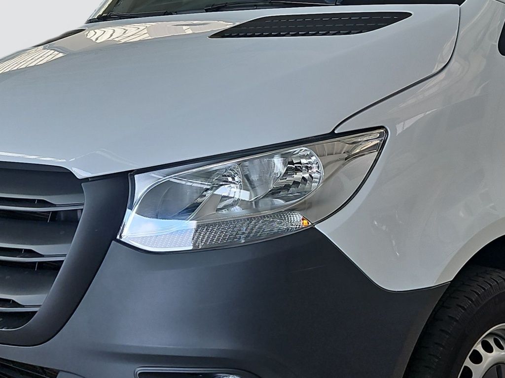 Fahrzeugabbildung Mercedes-Benz Sprinter 317 Kombi L2H2 Mobility Rollstuhl Lift
