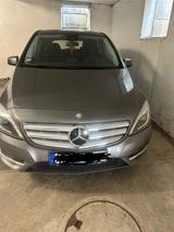 Mercedes-Benz 200 - Mercedes-Benz 200 mit Benzin-Antrieb: Kombi