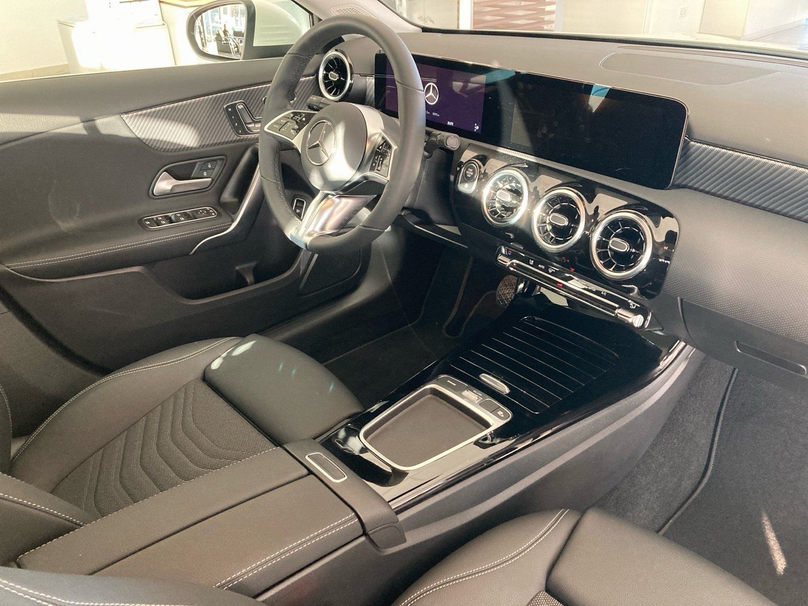 Fahrzeugabbildung Mercedes-Benz A 200 Progressive Lim*Totwink*360°*MBeam*Memory*