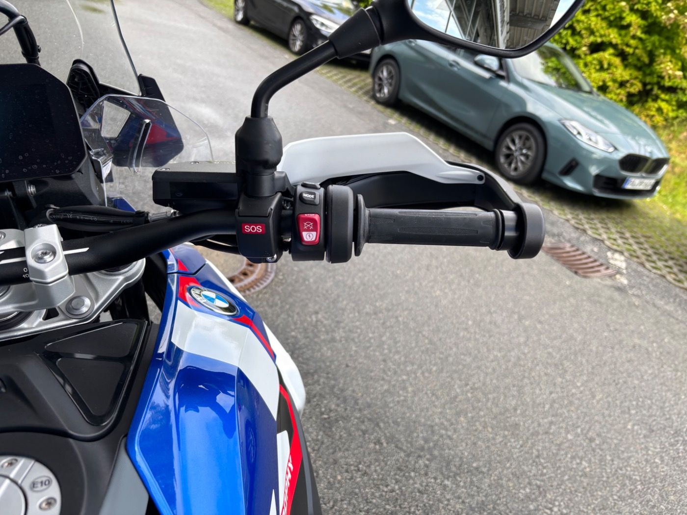 Fahrzeugabbildung BMW R 1300 GS Trophy 4 Pakete Fahrzeughöhenregelung
