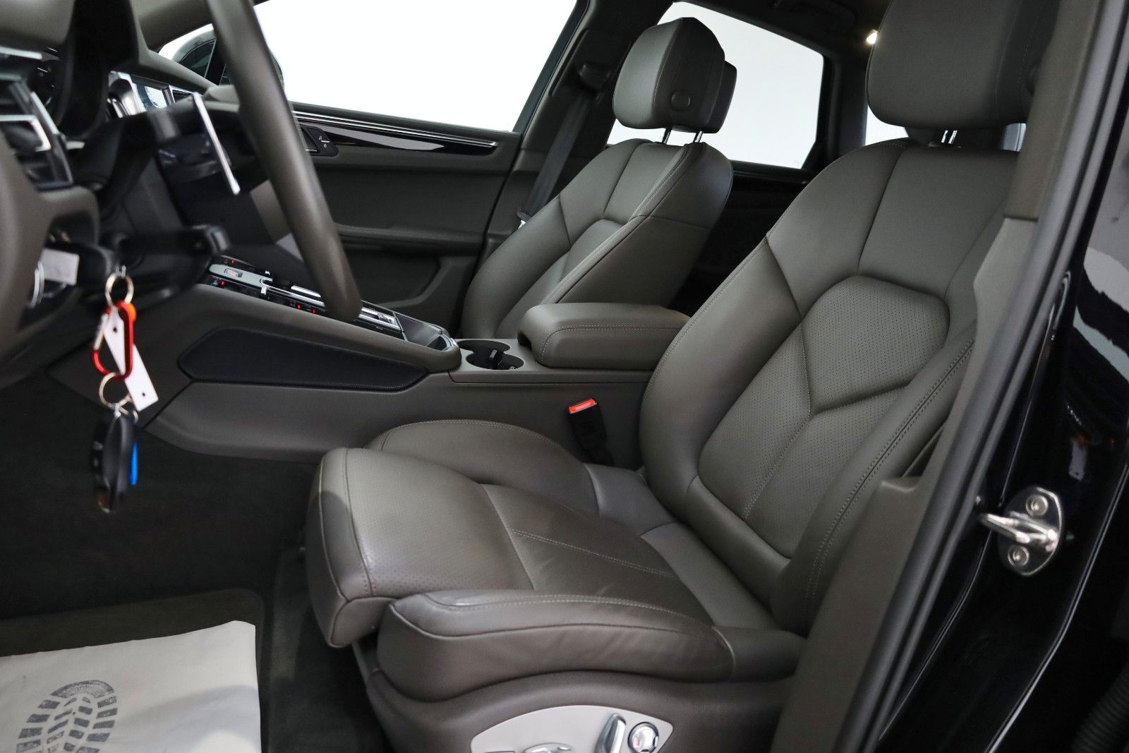 Fahrzeugabbildung Porsche Macan S,Leder,Navi,PCM,LED,Memorysit.,ACC,AHK.el