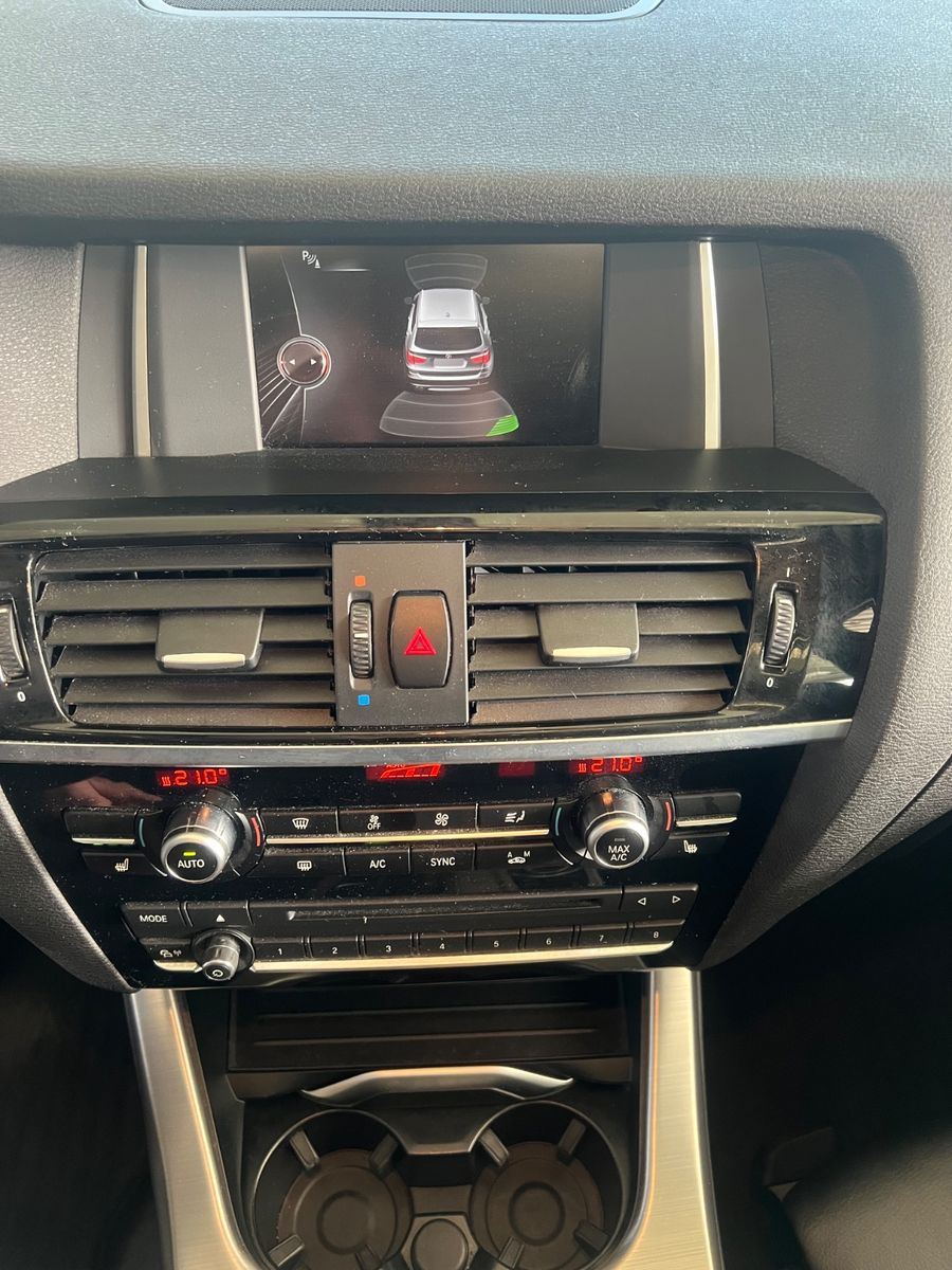 Fahrzeugabbildung BMW X3 xDrive 20 d M Sport Paket *PANO*XENON*NAVI*