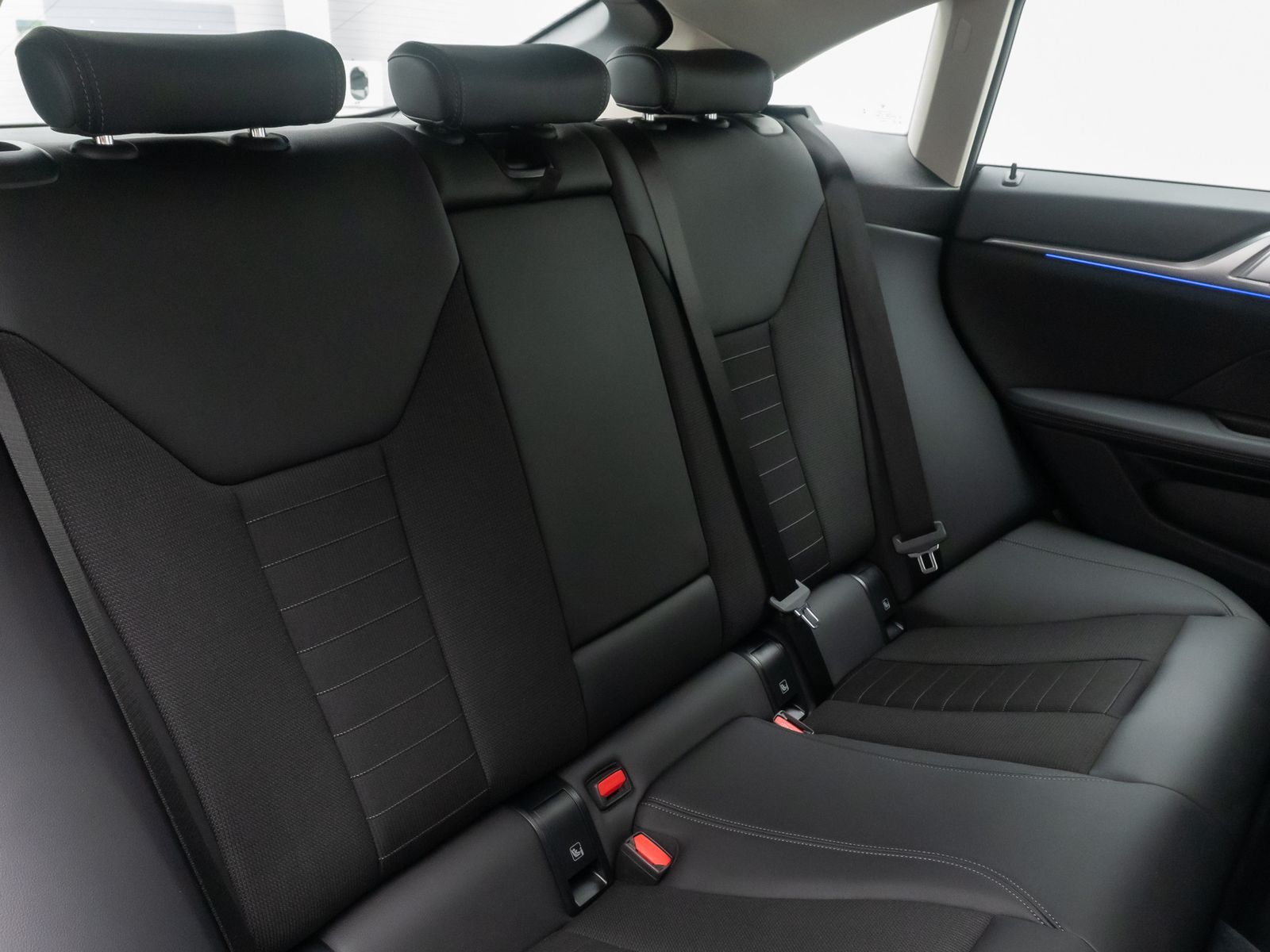Fahrzeugabbildung BMW 420 Gran Coup&eacute; xDriv HiFi Kamera DAB Laser Sport