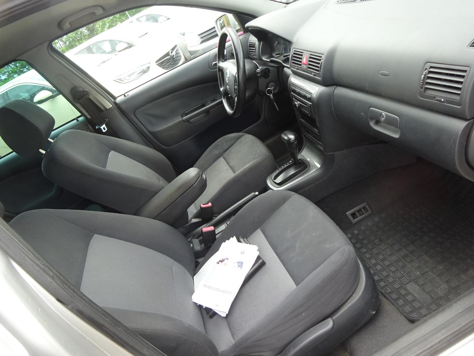 Skoda Octavia 2004 — photo 11