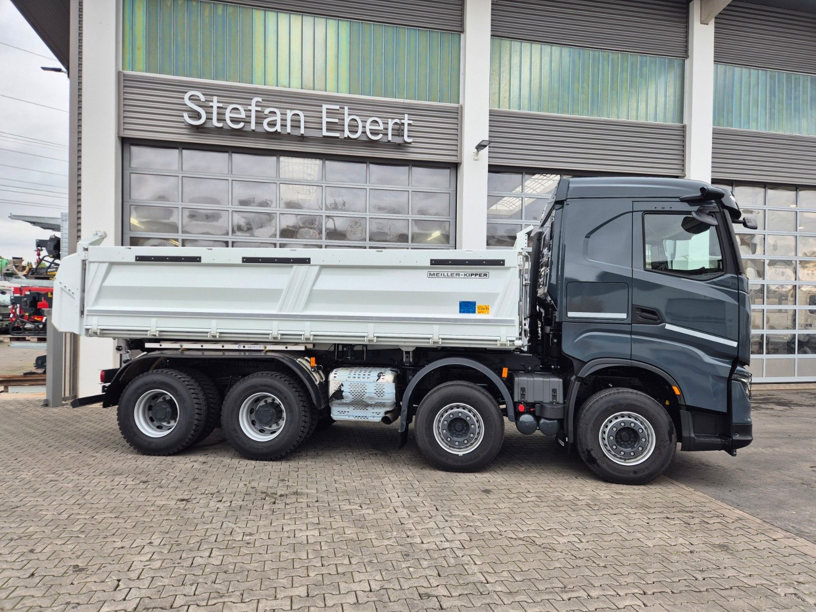 Fahrzeugabbildung Iveco AS360X58Z HR ON+ 8x4 Meiller Bordmatic AHK