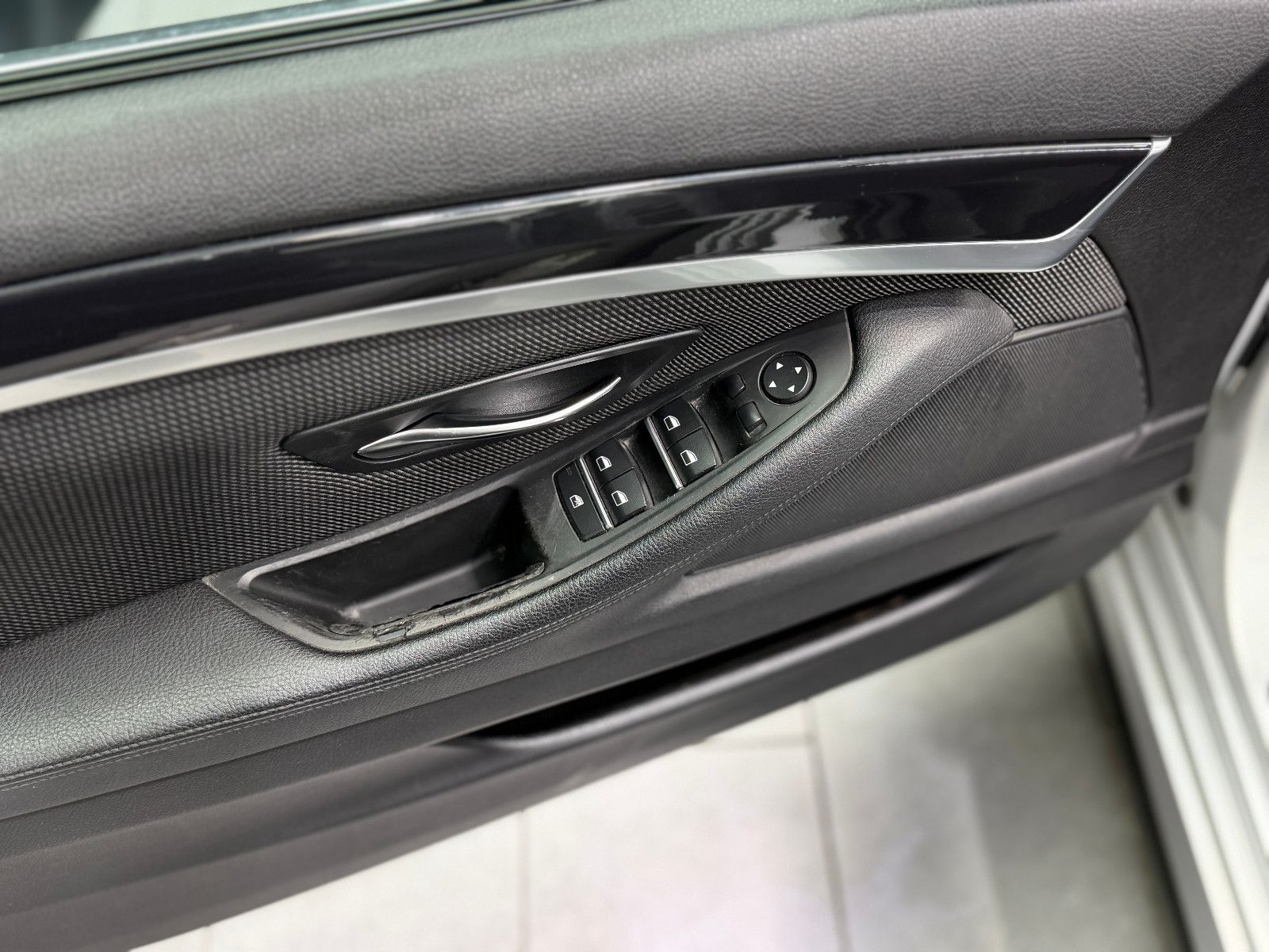 Fahrzeugabbildung BMW 530d Limousine |AUTOMATIK|PANO|NAVI|PDC
