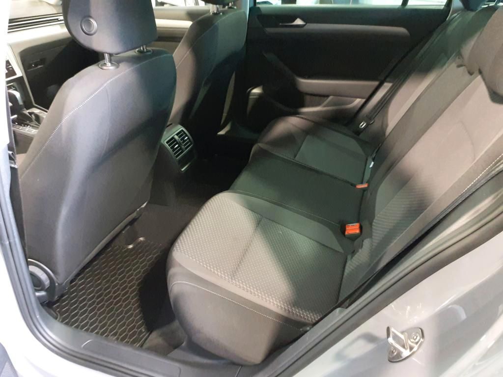 Volkswagen Passat - Bild 9