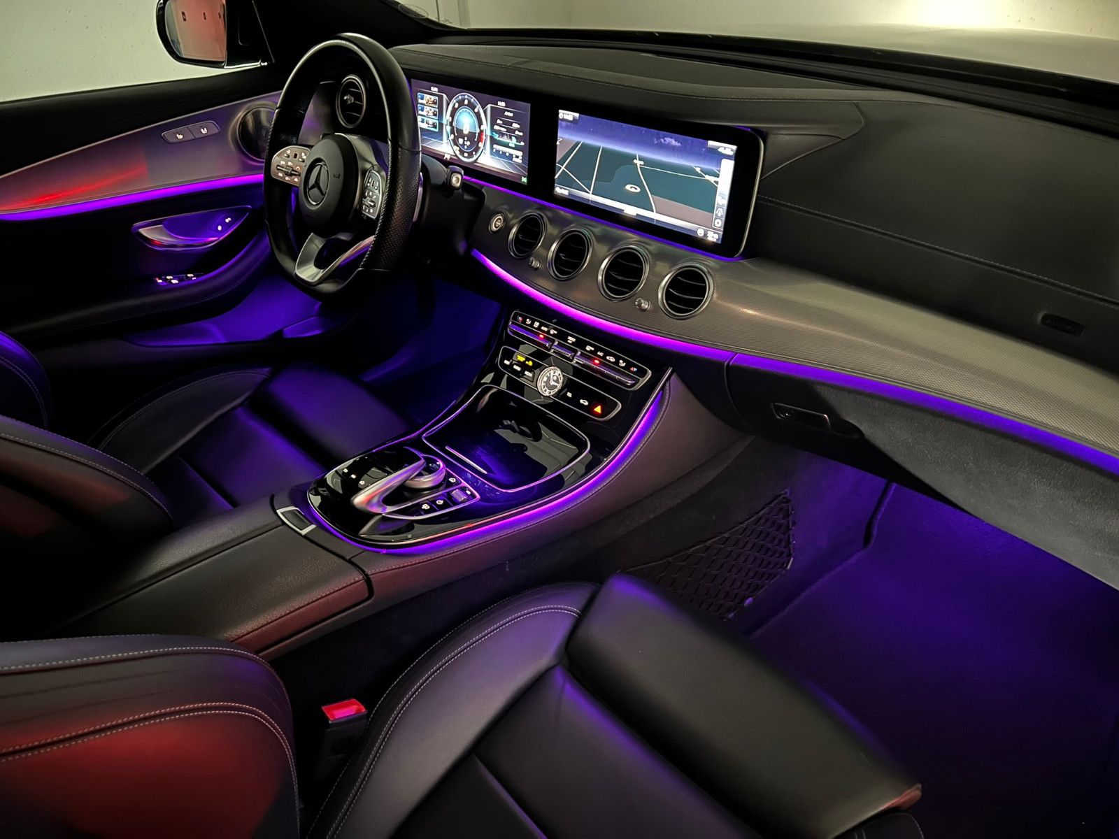 Fahrzeugabbildung Mercedes-Benz E 350 d Lim. AMG-LINE/BURMESTER/ACC/PANO/WIDE