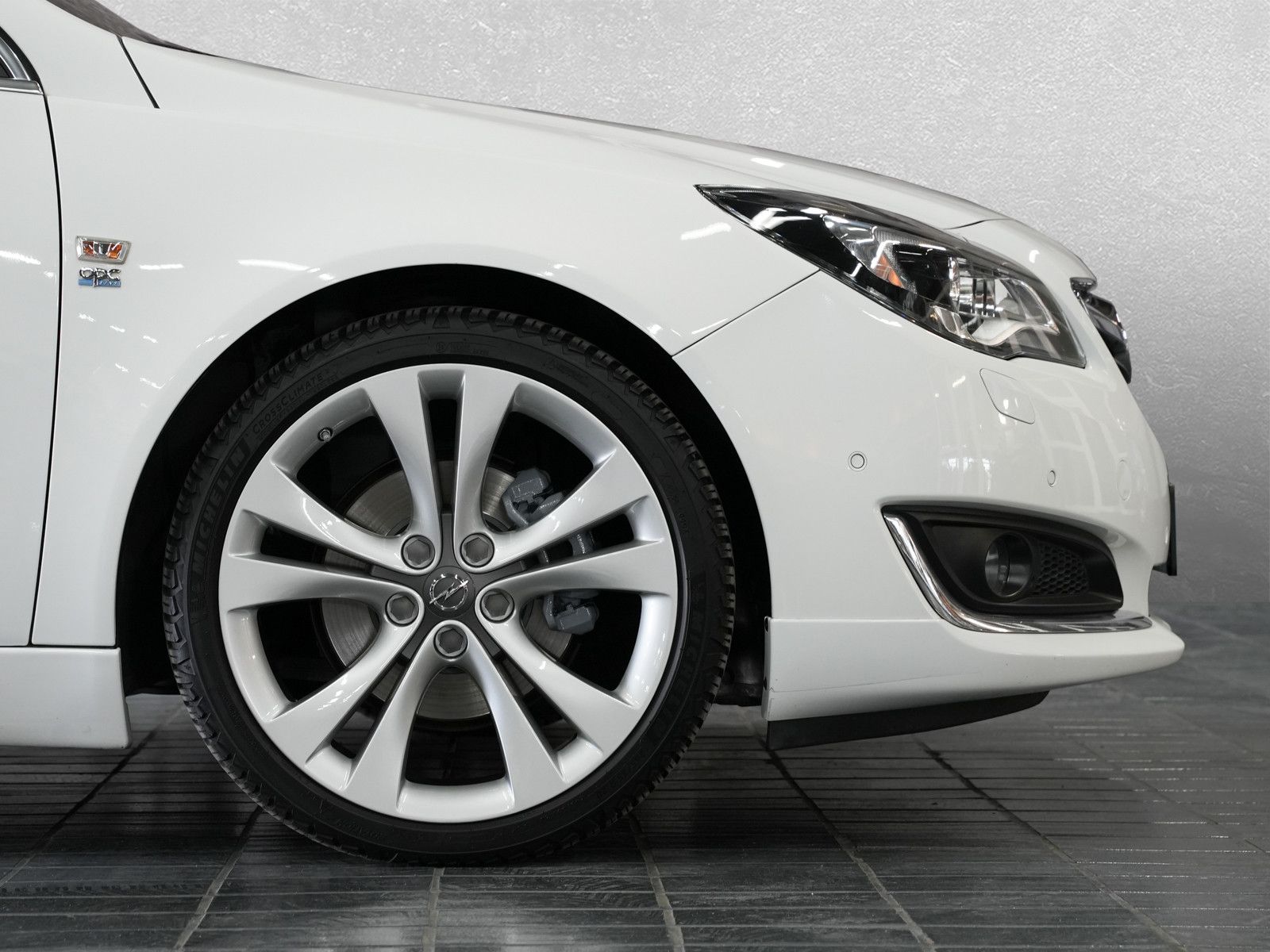 Fahrzeugabbildung Opel Insignia Business Innovation - OPC-Line|20 Zoll