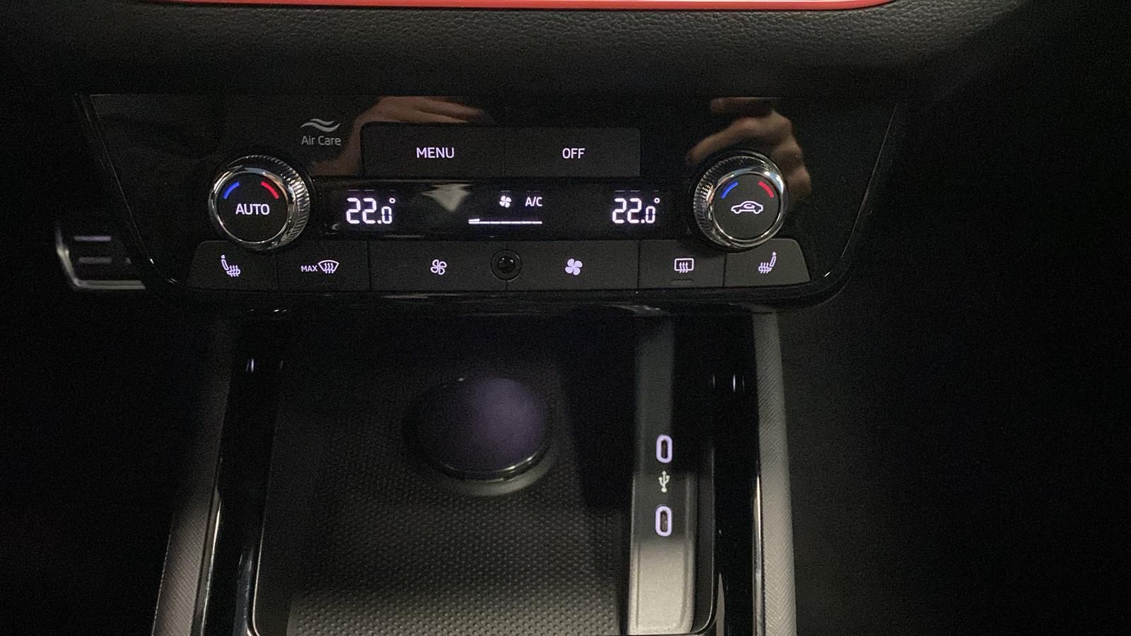 Fahrzeugabbildung SKODA Kamiq Monte Carlo 1.5TSI DSG+AHK+MATRIX+PANO+ACC