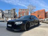 Audi S8 4.0 TFSI tiptronic quattro - - Audi S8 mit Benzin-Antrieb: Limousine, Automatik
