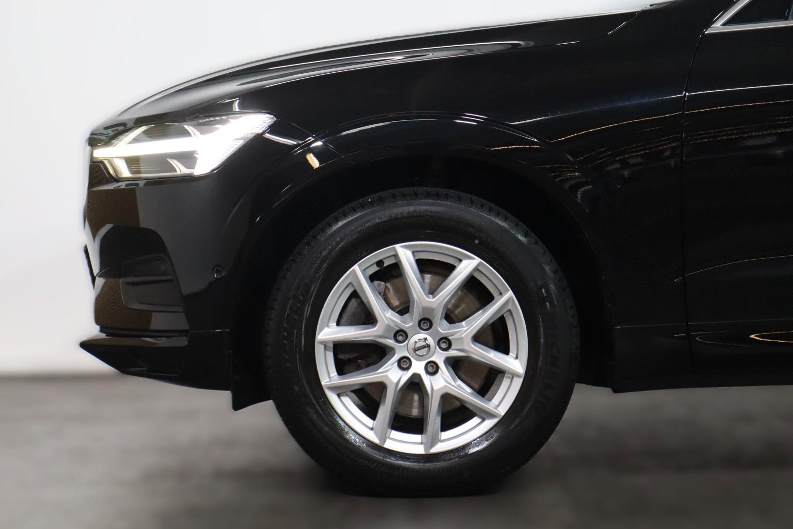 Volvo XC60 Momentum AWD*360°KAMERA*LEDER*NAVI*LED