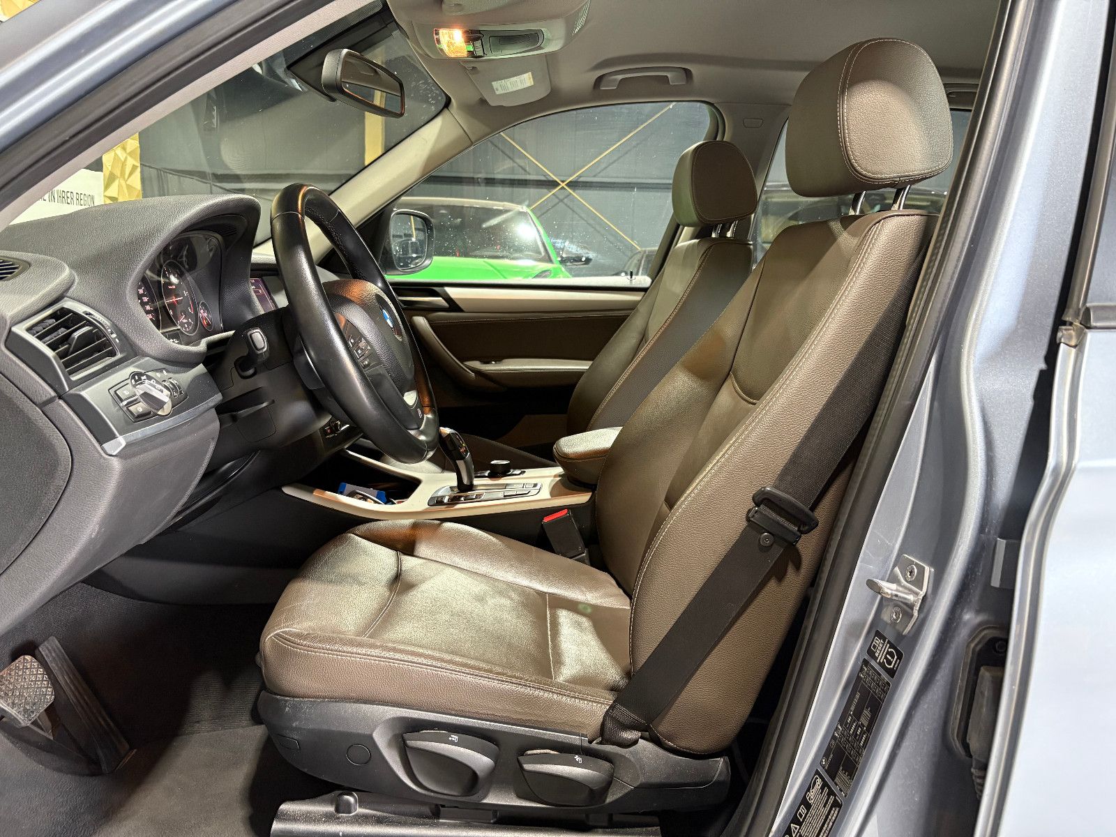 Fahrzeugabbildung BMW X3 xDrive 30 d/TEMPOMAT/SHZ/PDC/KLIMA/VOLLEDER