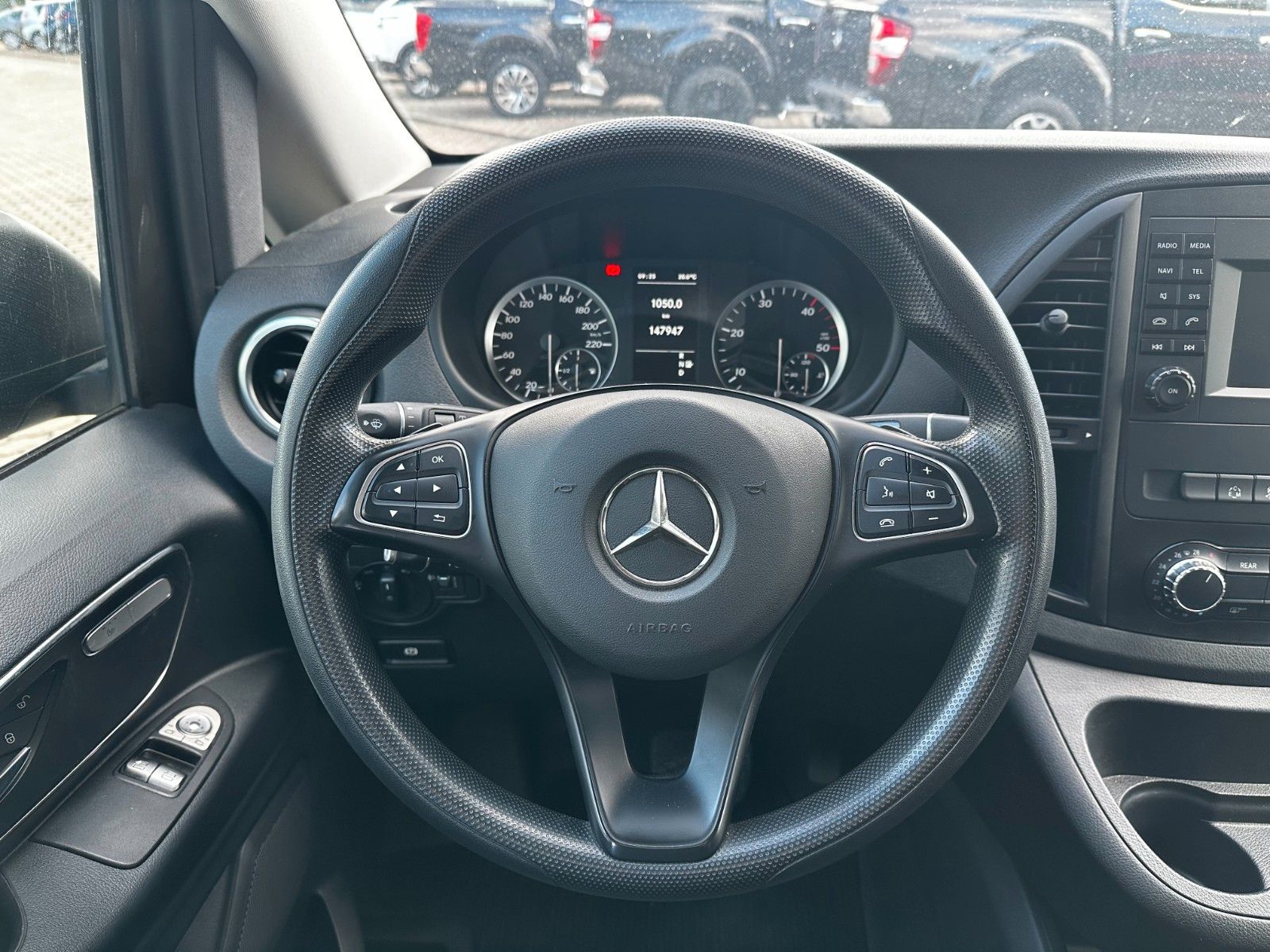 Fahrzeugabbildung Mercedes-Benz Vito Tourer 114/116/119 CDI, zwei Schiebtüren