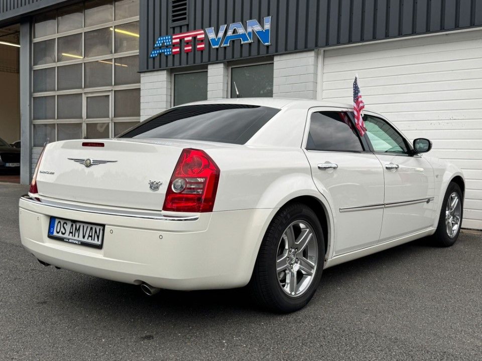 Fahrzeugabbildung Chrysler 300C 5.7 V8 Hemi 2 Hand Leder Navi 8 Fach