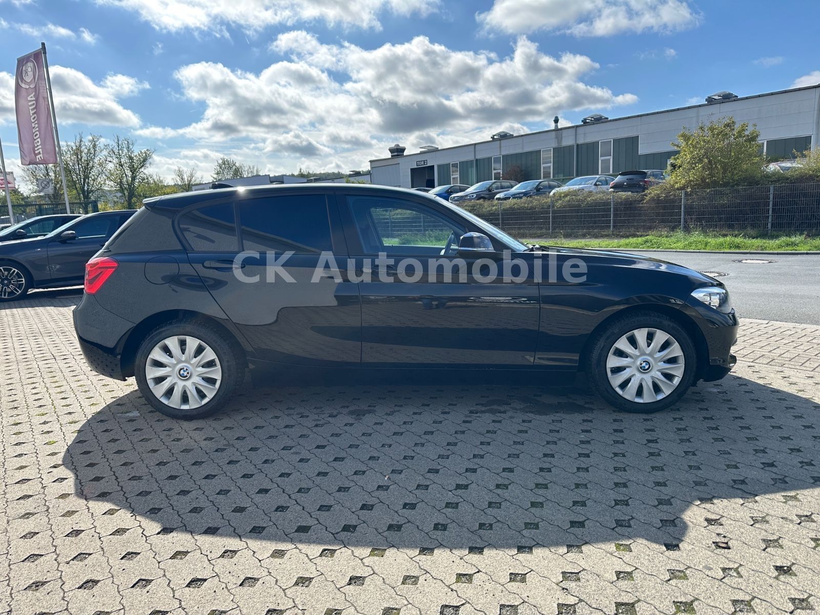 Fahrzeugabbildung BMW 118i Lim. 5-trg. /Klimaautomatik/SHZ/PDC