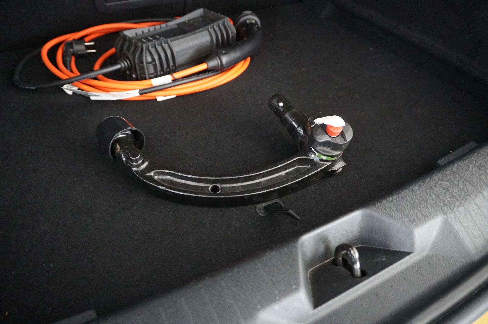 Fahrzeugabbildung Opel Astra L Lim. 1.6 HYBRID ELEGANCE NAVI/LED/SH/AHK