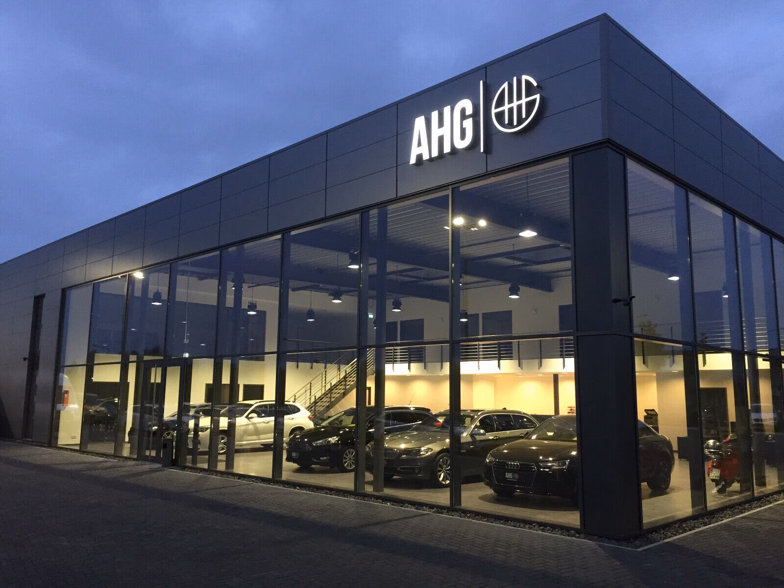 showroom-image-main