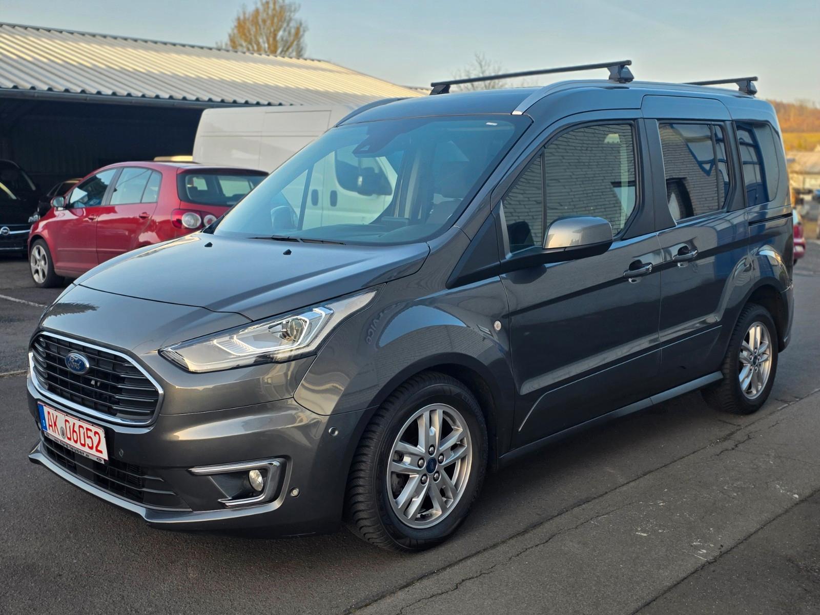 Ford Tourneo Connect 1.5 TDCi Titanium Scheckheft