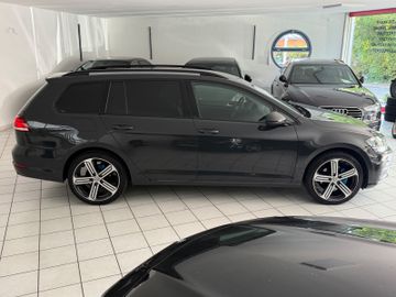 Volkswagen Golf - 8