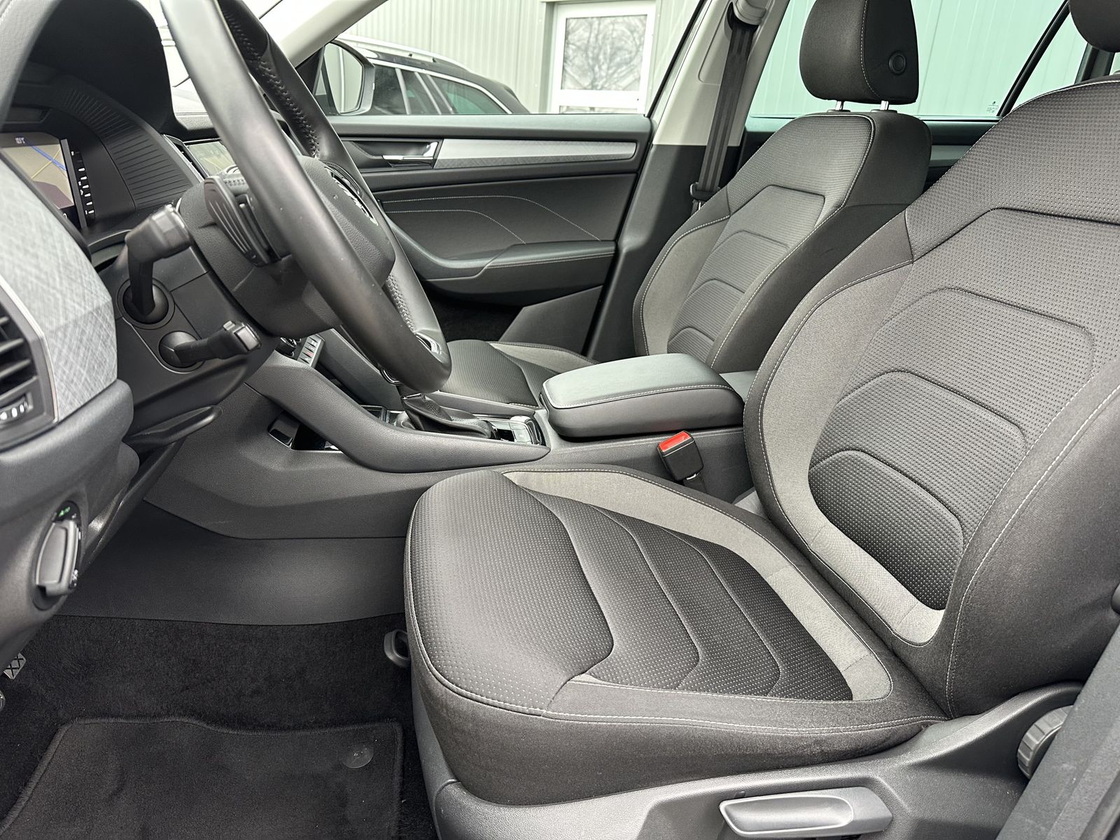 Fahrzeugabbildung SKODA Kodiaq 2.0 TDI DSG Tour 4x4 NAV+LED+AHK+19ZO+1HD