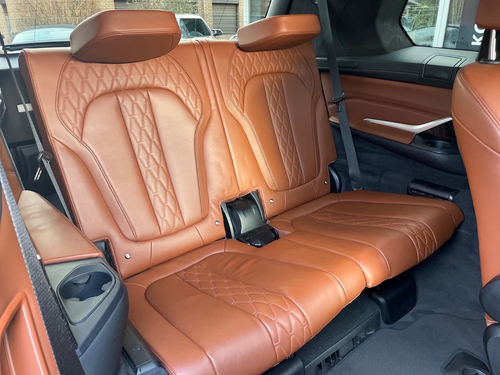 BMW X7 M50d VOLL/SKY LOUNGE/6-SITZE/ASSIST/MASSAGE